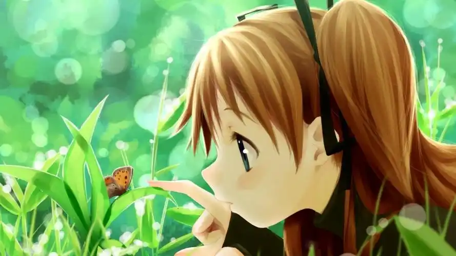 绿色草丛,蝴蝶,女生,可爱动漫桌面壁纸