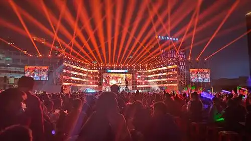 我们的演出现场,高大上的舞台,场面令人震撼