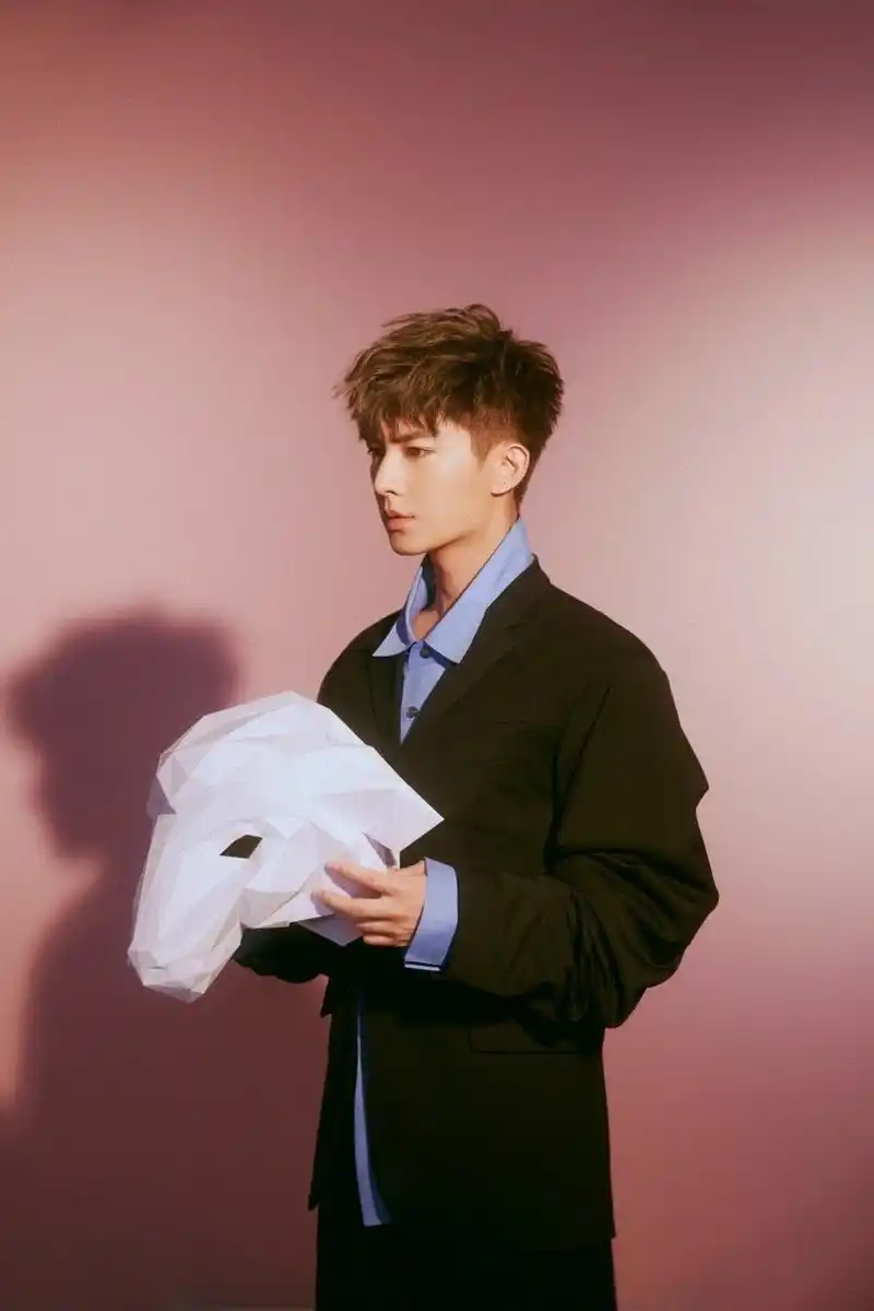 炎亞綸全新e p ★親愛的怪物★ 綸吧團購進行中