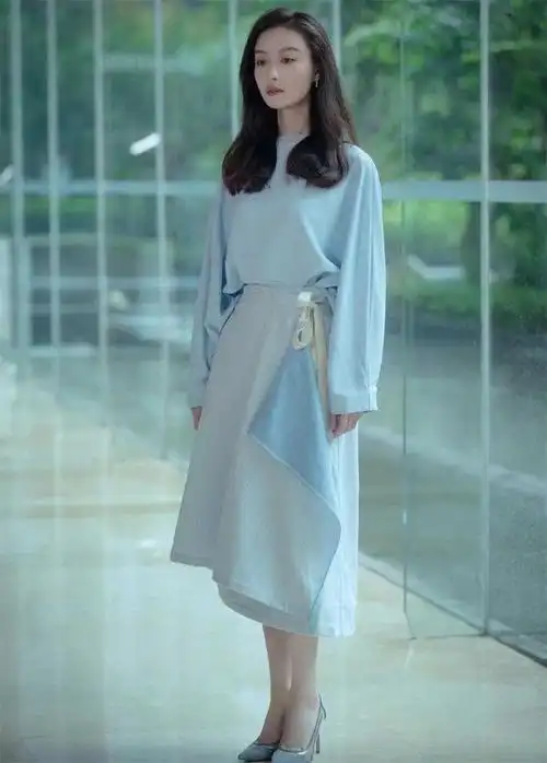 看了倪妮的几百套穿搭后我发现风格不设限才能美丽又百变