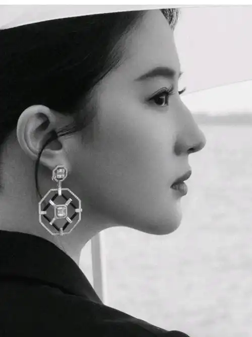 99#侧颜杀检验女神的黄金标准7515751598侧脸好看的人