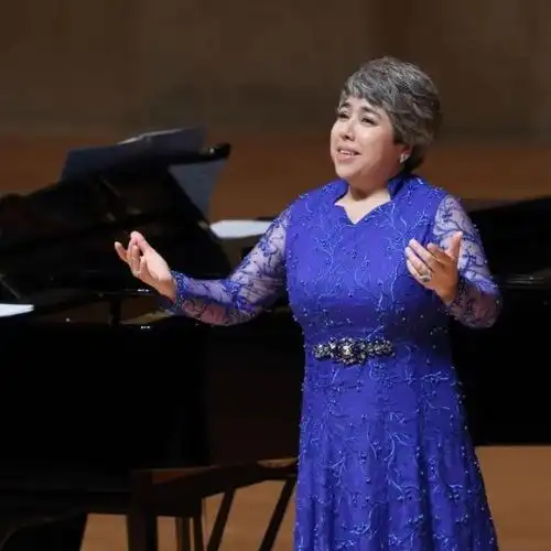 中国夜莺世界著名女高音歌唱家迪里拜尔独唱音乐会