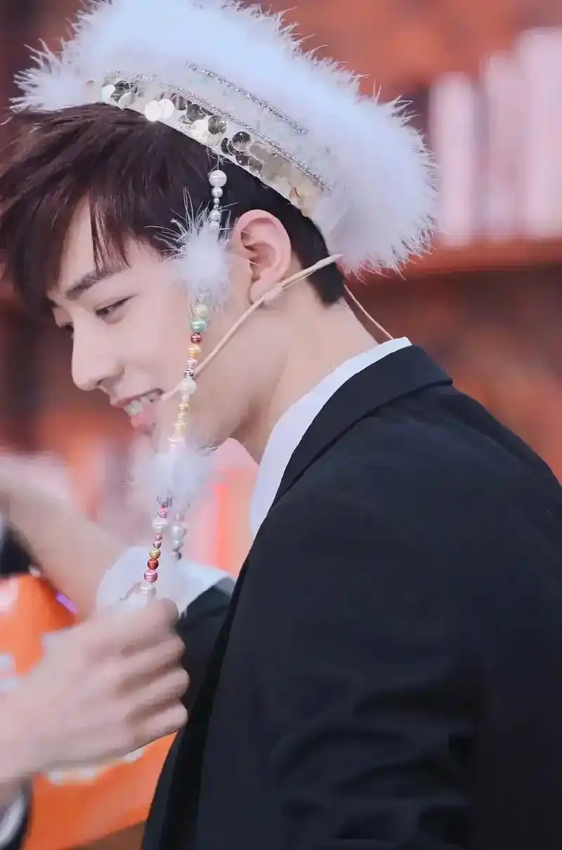 肖战图集|原来"肖美人"的称号是这么来的