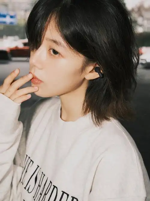 帅气女生短发给的少年感