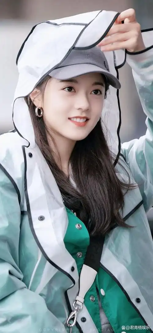 赵今麦,2002年9月29日出生于辽宁省沈阳市,中国内地演员,就读于中央