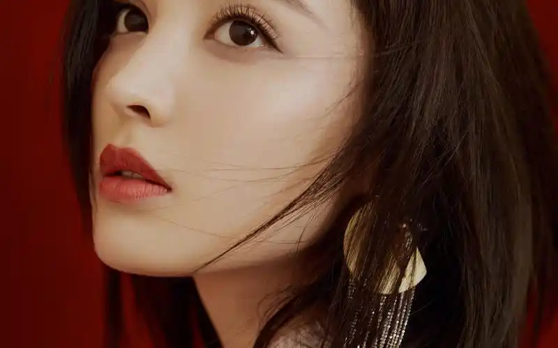 古力娜扎性感靓丽写真,沉静内敛,俏皮可爱!