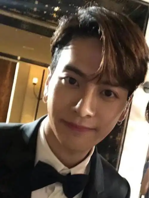 系列之你没见过的王嘉尔