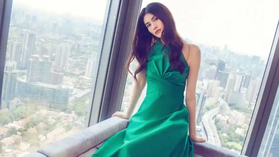 何穗图片壁纸-美女壁纸-高清美女图片-第11图-娟娟壁纸