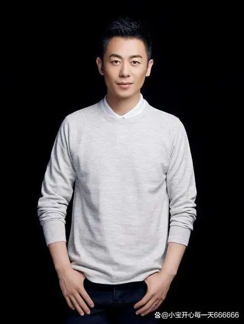 男神"朱亚文"现身长春,粉丝人山人海!