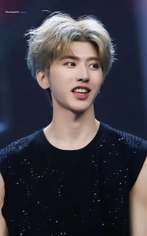 2018蔡徐坤《偶像练习生》第二次公开录制_高清图片大全-爱豆app