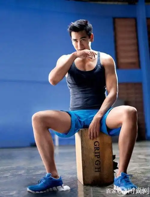 首先你要先热爱健身,学会自律,你准备成为彭于晏的女朋友了吗?