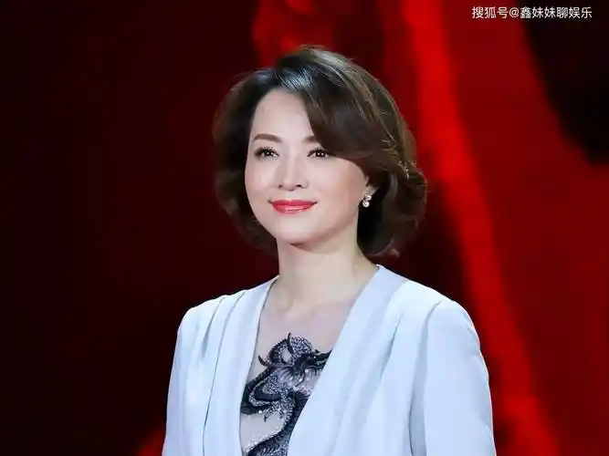 董卿在美国生子引热议,她的初衷是什么?内心真实想法曝光!