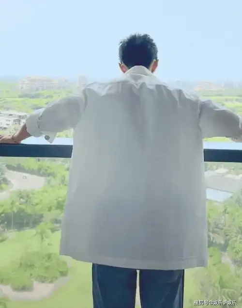 否则如今的肖战不会有这么多的温柔在身,毕竟他是个能够将角色影子