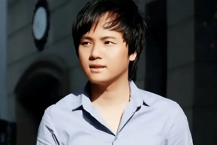 15岁开演唱会,19岁日挣万元,春晚请不动他,却没人说他耍大牌_郑源