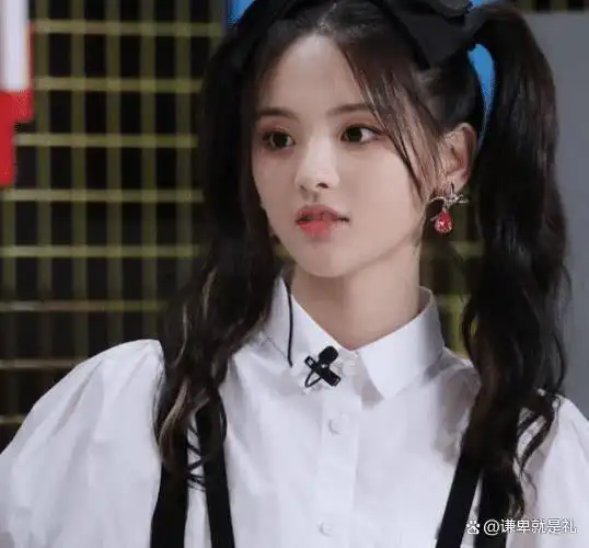 在选秀节目中出道的艺人有很多,锦鲤姑娘杨超越就是其中之一.