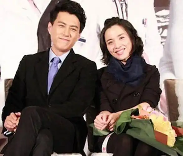 靳东和周扬结过婚吗为何分手 暖男靳东感情大史盘点