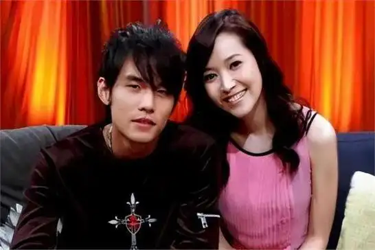 22岁嫁给大14岁的周杰伦!连生三胎的昆凌,可能没你想得那么简单