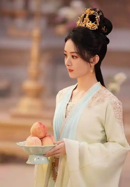 原创追星也吃醋赵丽颖的魅力连小孩都抵挡不住网友直呼太可爱