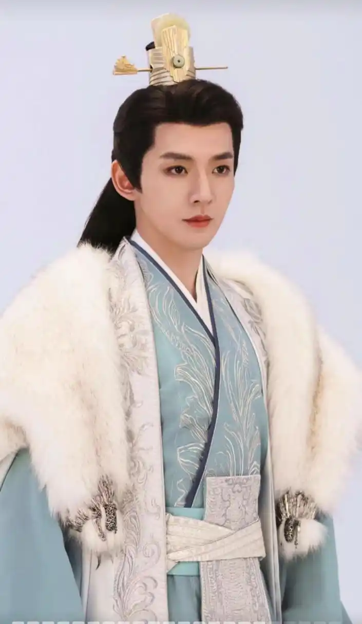 看看邓为的剧照,真的就是那只狐狸本尊.