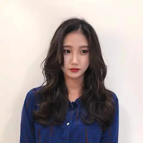 秋冬季长发就该大胆烫这18款是最火烫发发型