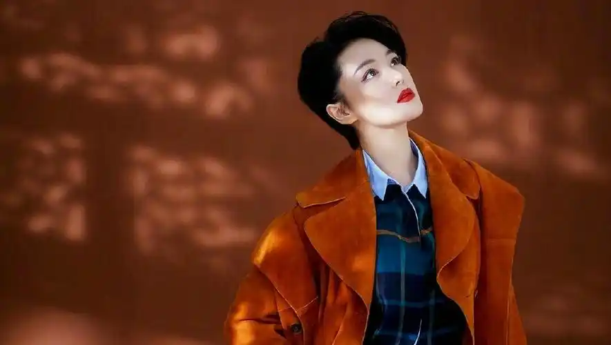 张馨予短发造型帅上热搜,她的造型能秒杀哪些男星?