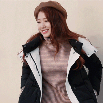 [朴信惠][新闻]161027 女神信惠百变风格轻松驾驭 演绎经典时尚持续