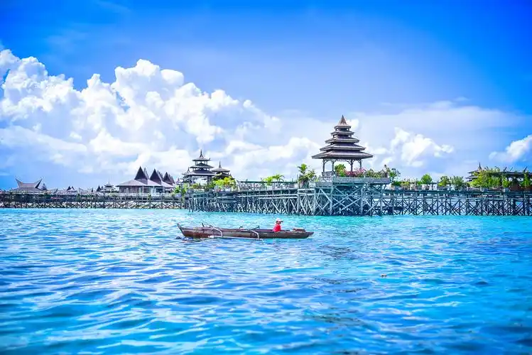 蓝得透彻的仙本那