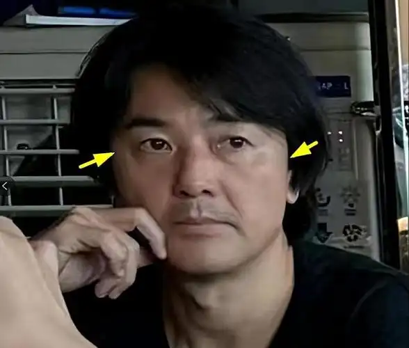 56岁郑伊健近照曝光一脸老相皮肤又松又垮网友像隔壁大爷