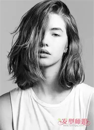 08:19来源:发型师姐编辑:anny 遮住了半张脸型的造型,令女生的霸气