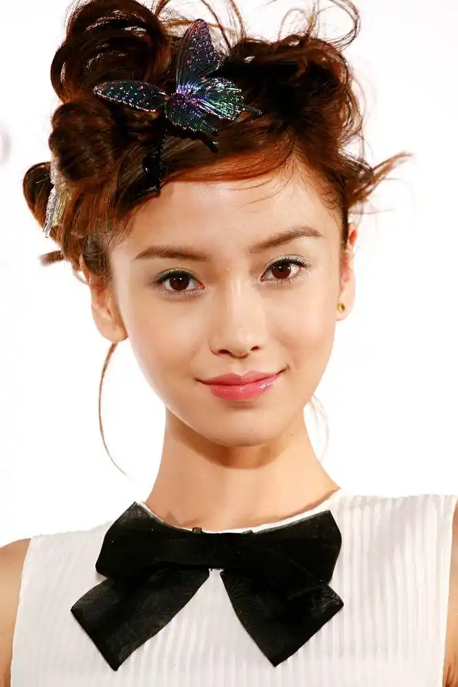 angelababy15岁手写自我介绍曝光择偶条件要比她高