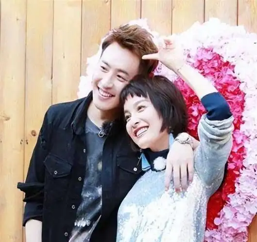 吴昕郑凯恋情再添实锤,两人感情稳固已同屋,在一起多年就是不说