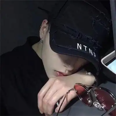 标签:男生头像,帅哥,时尚,超酷