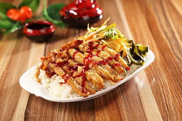 滴鸡脆皮鸡饭旗下产品具有酥脆可口,米饭软糯的特点,因此深受消费者的