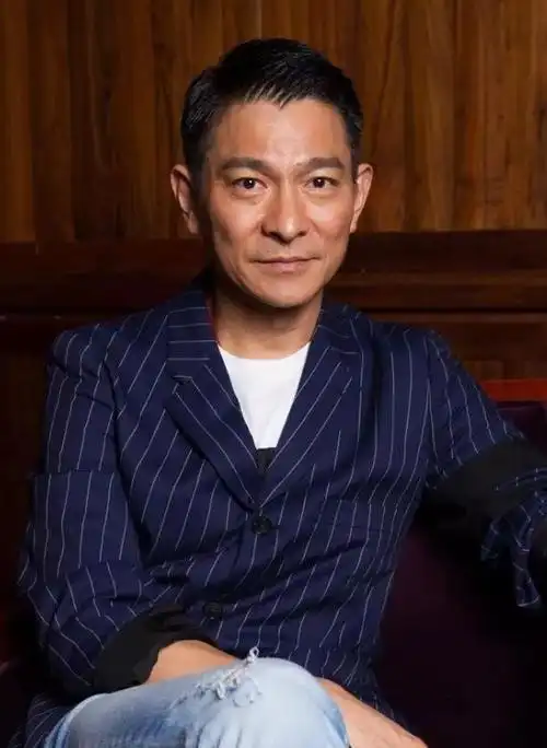 刘德华与朱丽倩近况(刘德华在官网官宣结婚并致歉)(28)