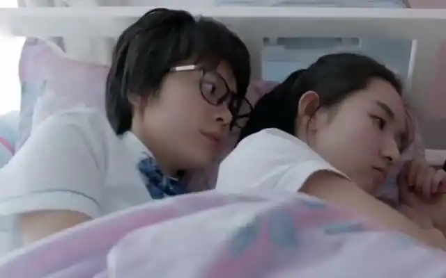 少年派:女生宿舍爆发矛盾,两人抱团互相攻击,太真实了!