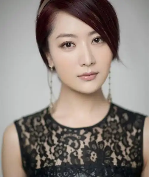 回顾"玉漱公主"白冰,一心向往爱情和家庭,终究是飞蛾扑火