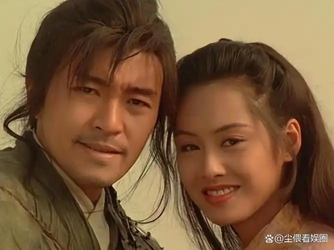 说起来不结婚的男神,周星驰肯定是榜上有名,他不仅仅是一个好导演