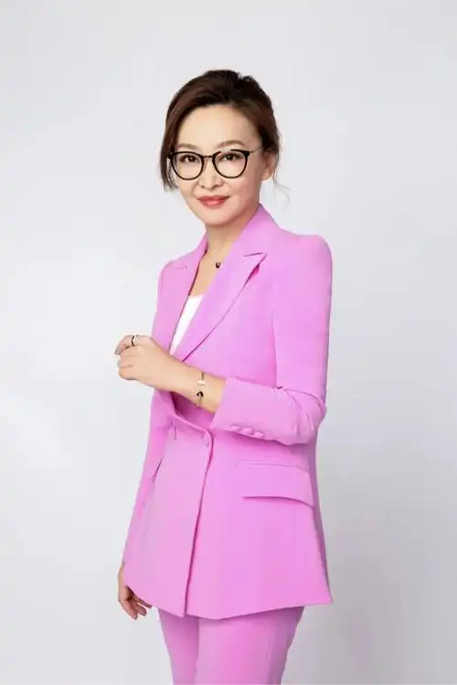 刘天池给学表演的孩子们一个奔头专访