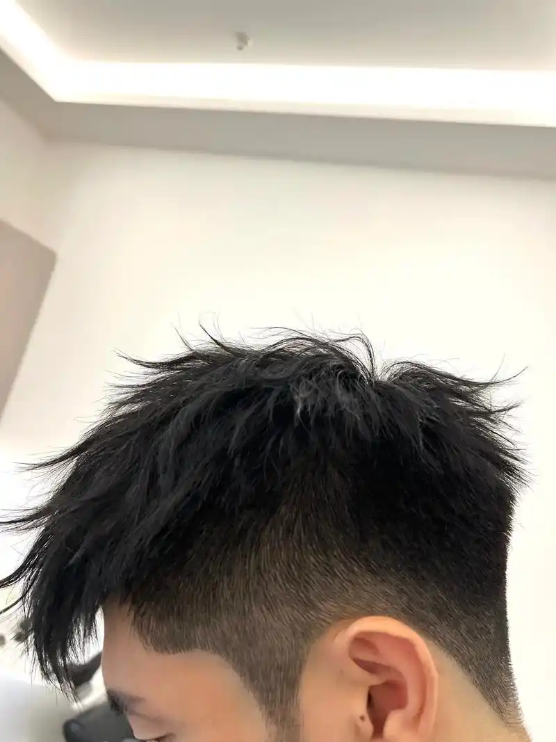 男生都可以尝试的短发,阳光清爽,凌乱前刺 千净清爽的短发发型女孩都