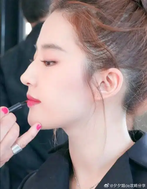 你不是刘亦菲,也能驾驭驼峰鼻吗?