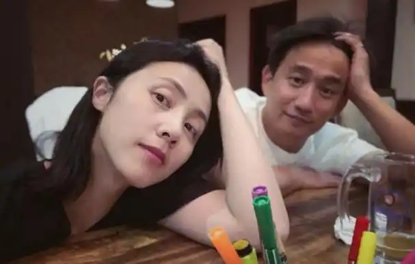 回顾黄磊一家全体塌房完美人设遮羞布被撕开女儿竟是提线木偶