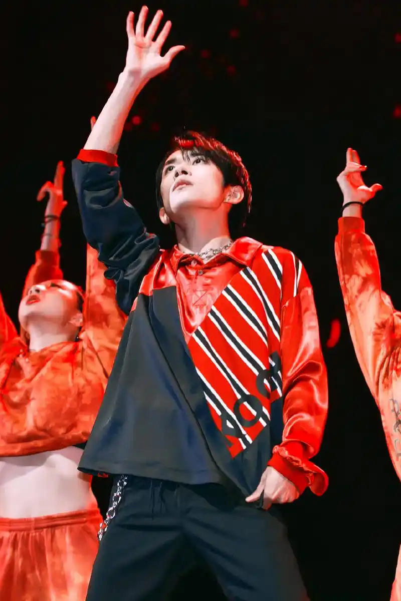 原创易烊千玺的"玉尔妆"居然是自己画的,真的是a爆了