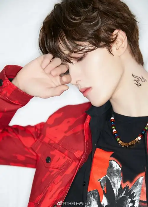 朱正廷双十一狂欢夜全程回顾火焰红酷炫工装slay全场