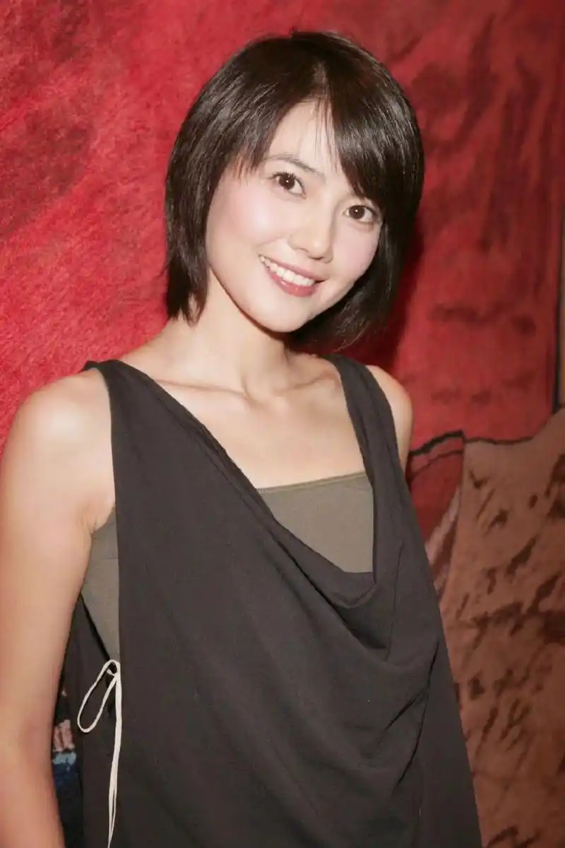 短发的高圆圆,猜猜是哪一年?