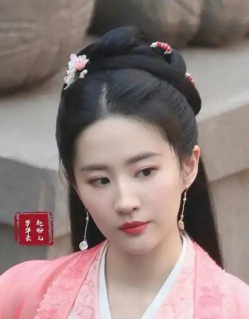 刘亦菲新剧古装造型曝光,"小龙女"与陈晓船上激吻,梦回赵灵儿