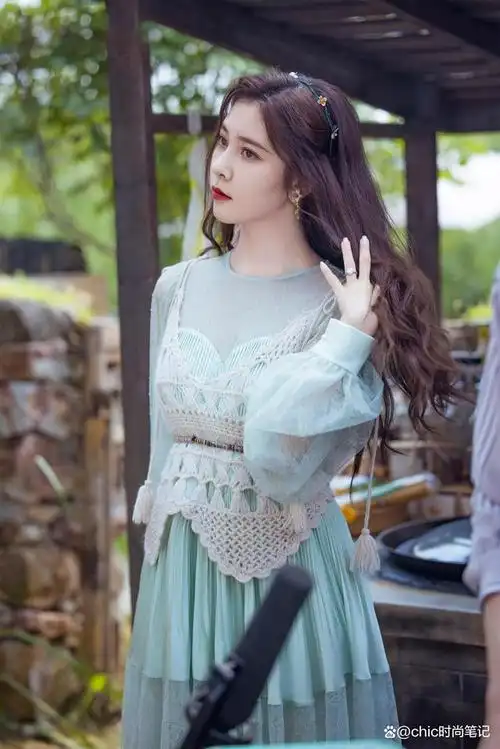 《温德瑞拉日记》行走的时尚,宋妍霏演绎百变穿搭,直击你内心