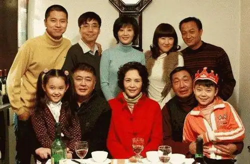 在一年情人节,老戏骨杜源竟然买了4个轮胎作为老婆的情人节礼物