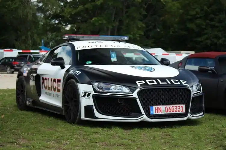 奥迪r8 警车一枚