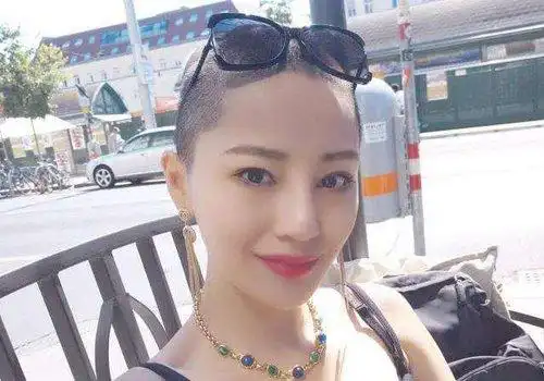 老公给女友剪平头是怎么想的 女生剃光头玩转非主流不要太大胆