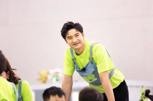 小巨人运动会陈立农许佳琪啦啦操放大招郑希怡为加分拉伤韧带